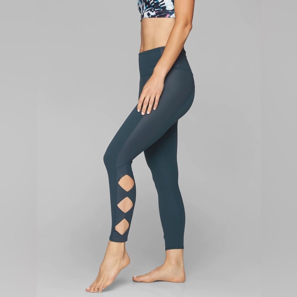 Athleta Cobra Tight abyss blue size small EUC